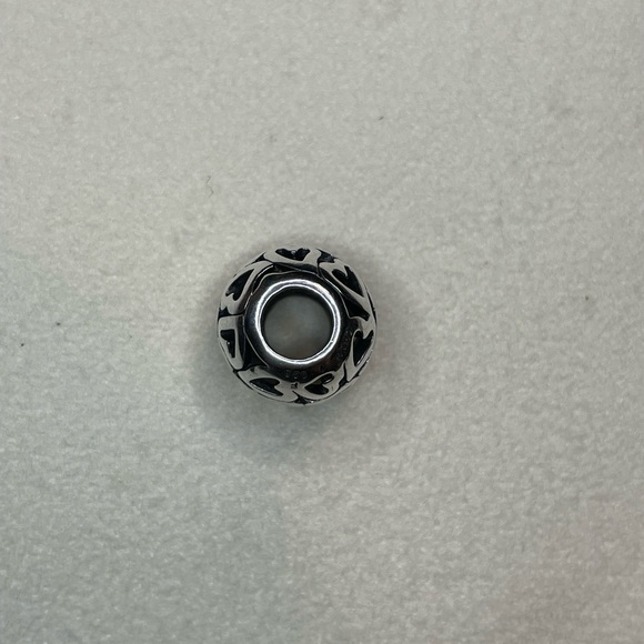 Chamilia Captured Hearts Charm - Picture 5 of 5